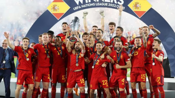 스페인은 네이션스리그 우승 트로피를 거머쥐었다. /사진=UEFA 공식홈페이지