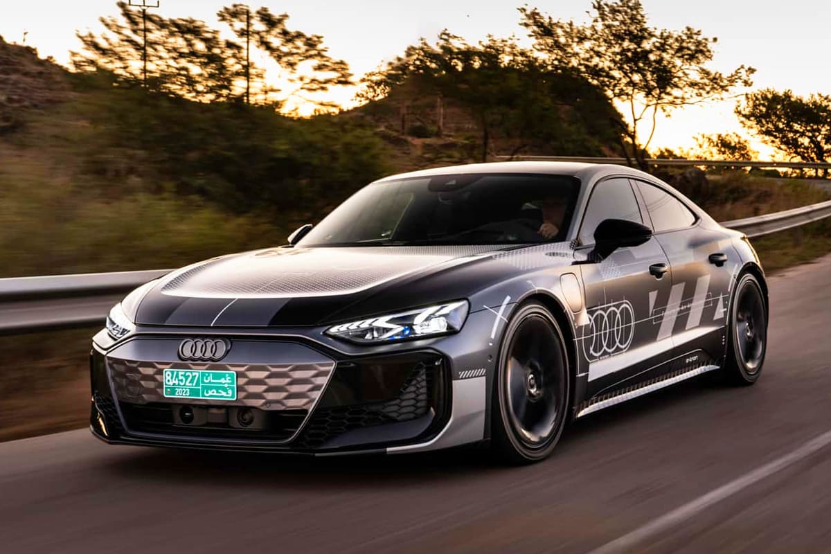 아우디 e-트론 GT 부분변경 모델 티저 공개...타이칸 버금가는 고성능 전기차 < 자동차 < 기사본문 - 아던트뉴스