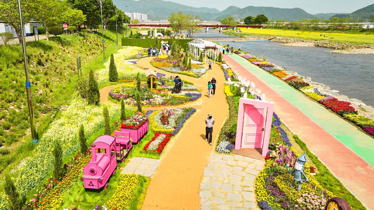 화순천 꽃강길, 500만 주 봄꽃이 수놓는 화순 봄꽃 축제