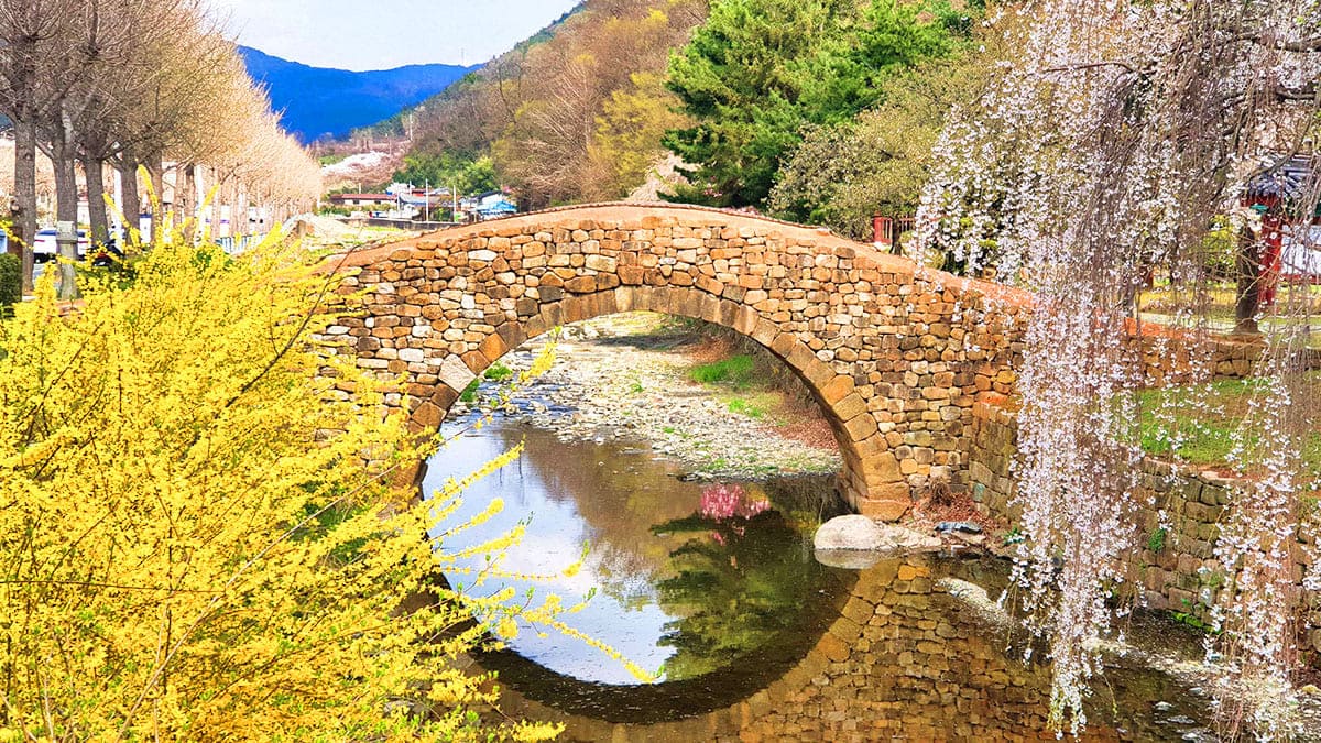 창녕 영산 만년교, 240년 보물 무지개돌다리 산책길
