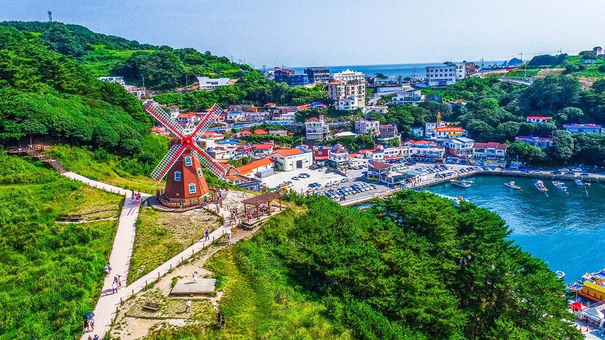 거제 바람의 언덕 다도해와 풍차