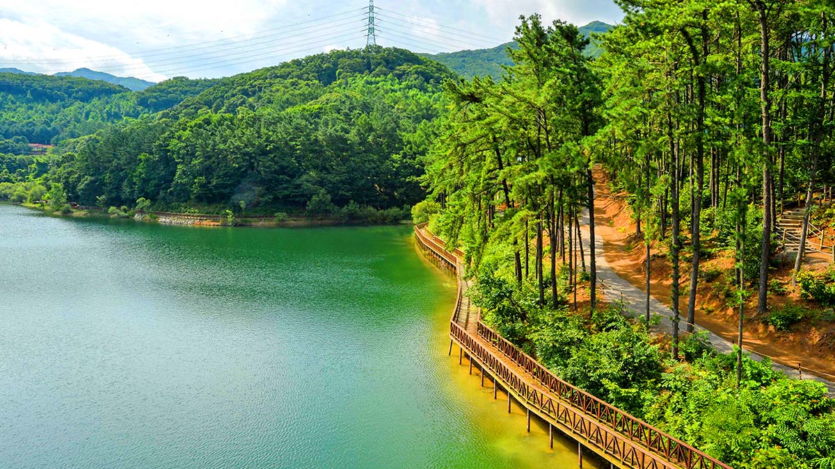 마장호수 수변 산책로