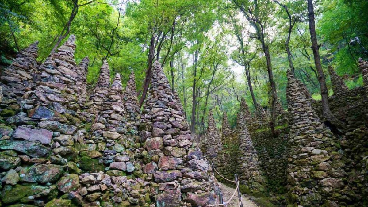 창원 팔용산 돌탑공원