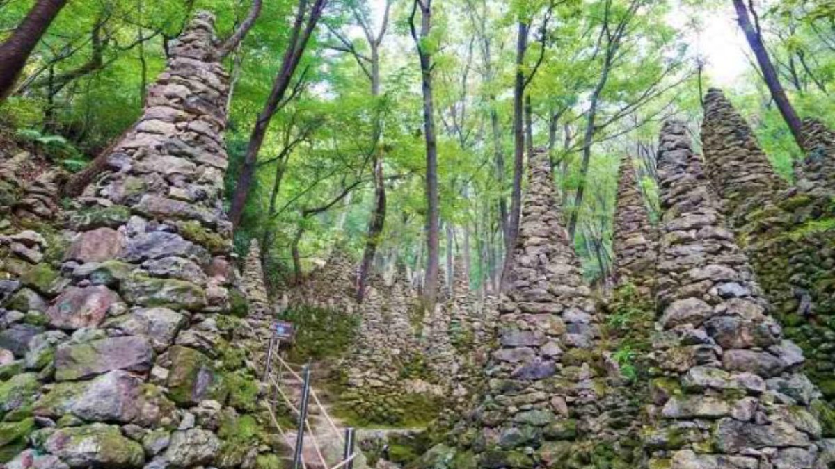 창원 팔용산 돌탑 군락