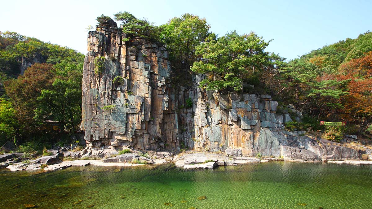 사인암 전경