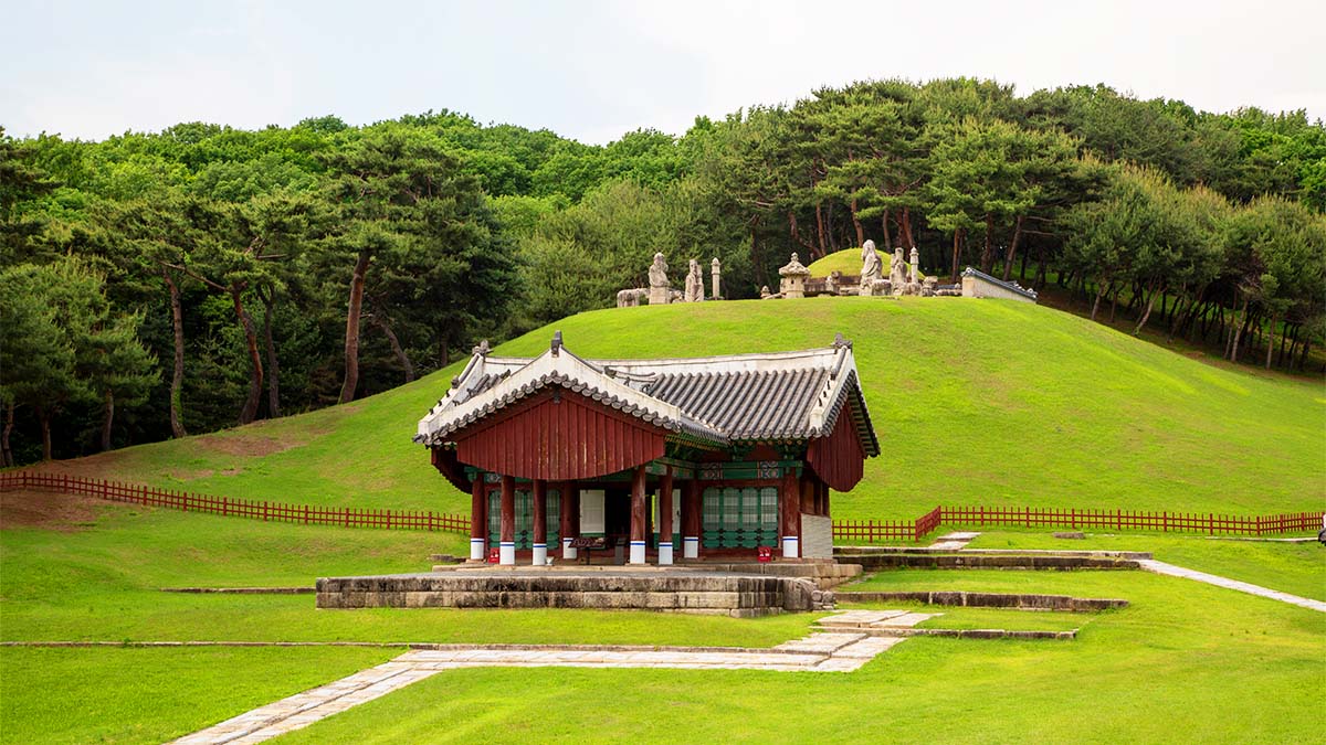 동구릉 전경