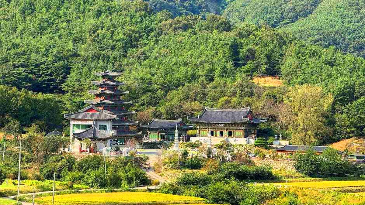 영산정사 외부 전경
