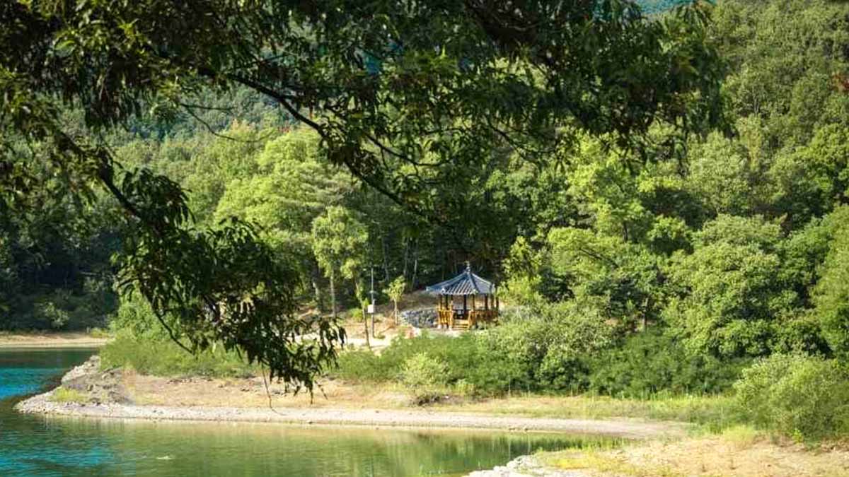 단산 저수지 전각