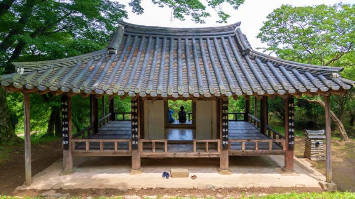 뒤에서 바라본 명옥헌 모습 / 사진=한국관광콘텐츠랩