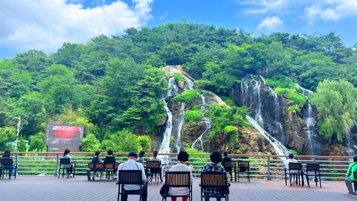 홍제 폭포가 보이는 뷰