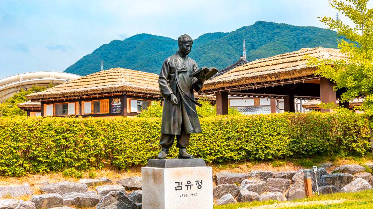 김유정문학촌 동상
