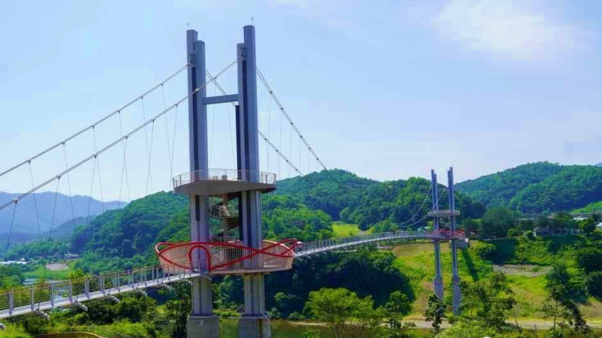 한탄강 베개용암 출렁다리 모습 / 사진=한국관광콘텐츠랩
