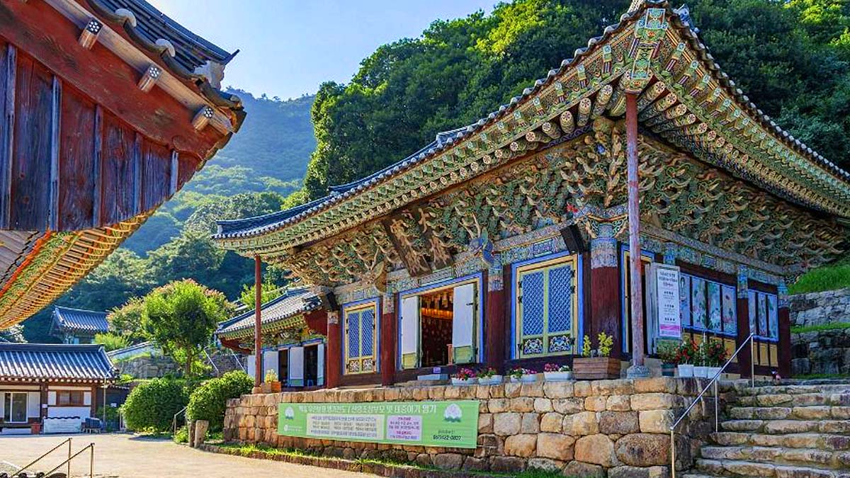 백련사 전경 / 사진=한국관광콘텐츠랩