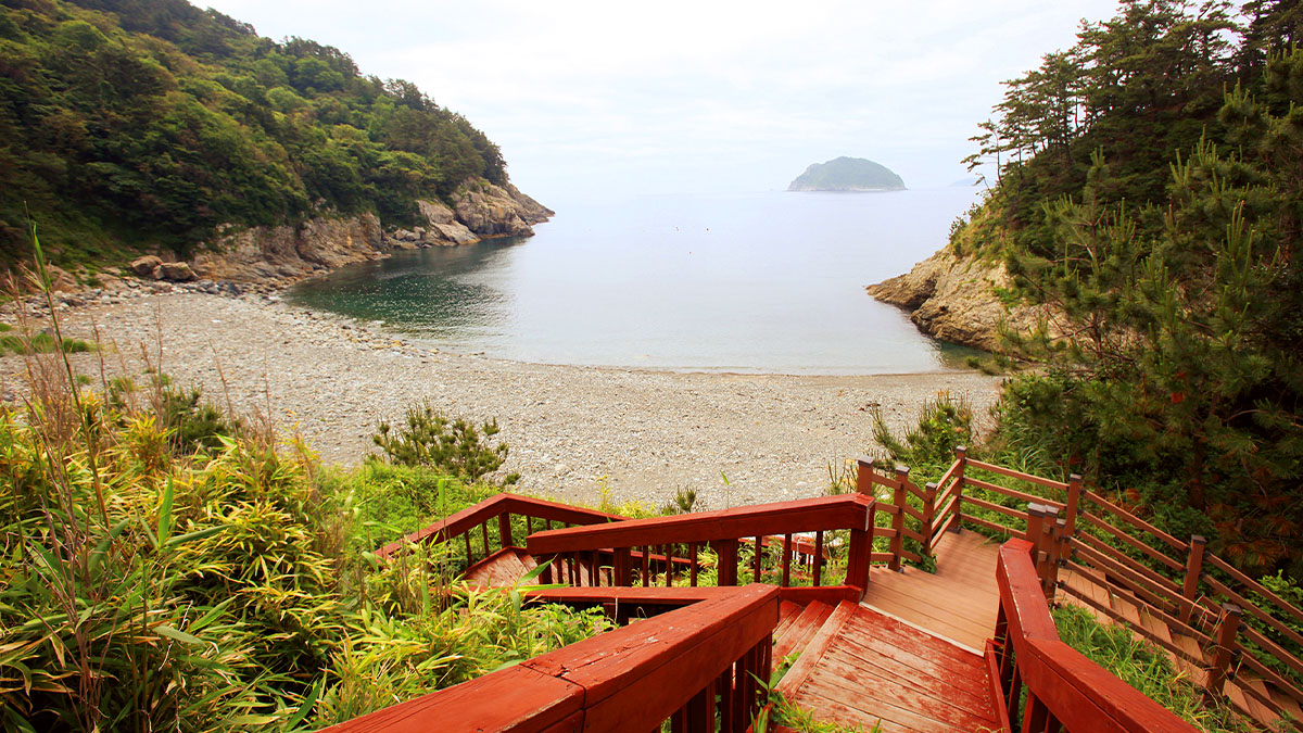 연대도 몽돌해변