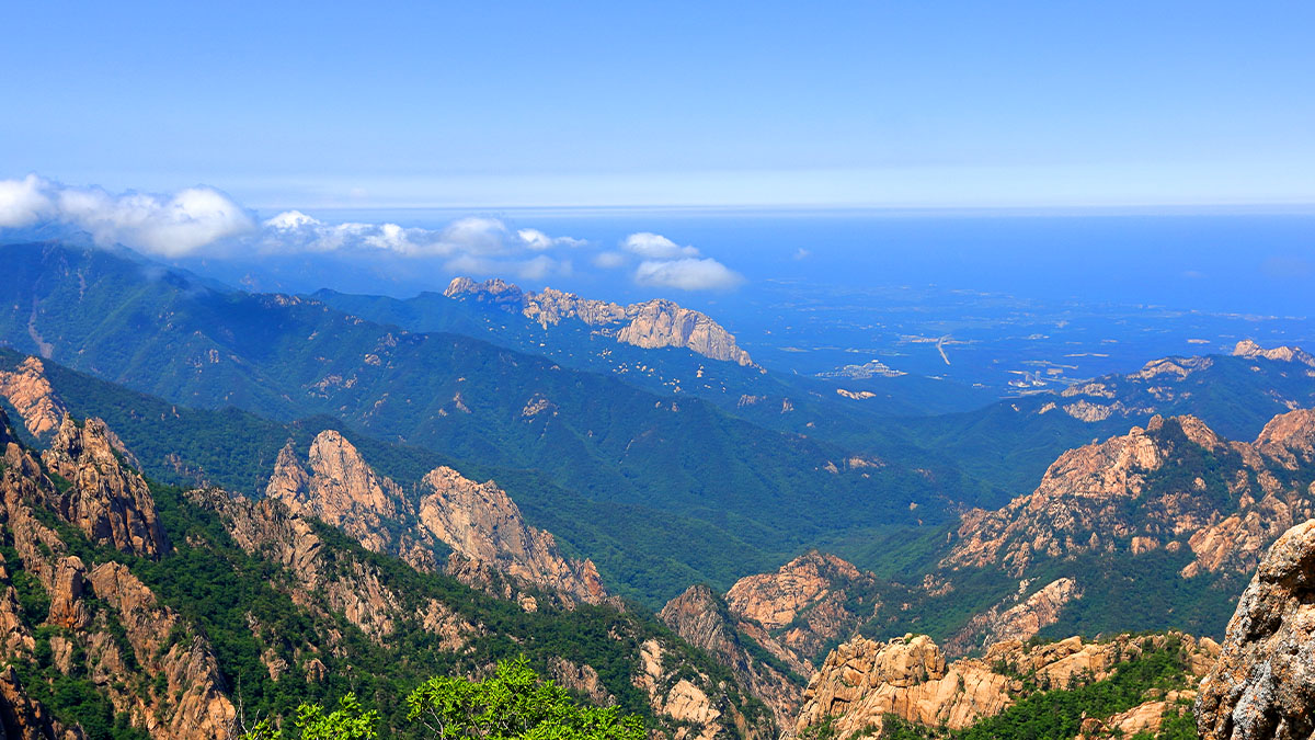 설악산 울산바위 수평선